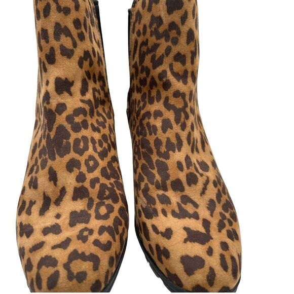 A New Day Leopard Ellie Chelsea Leopard Print Ankle Boots - Picture 1 of 3